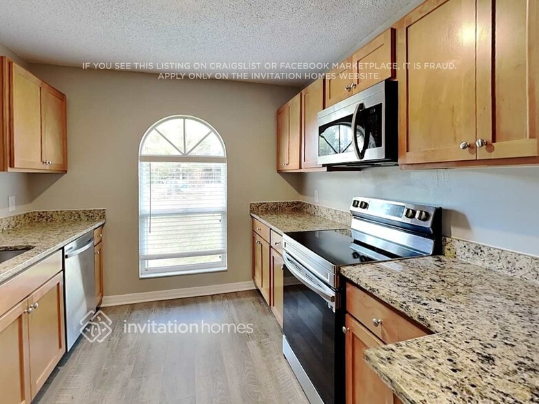 Building Photo - 5863 Covington Way