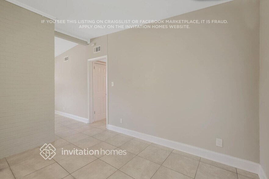 Building Photo - 8527 Bengalin Ave