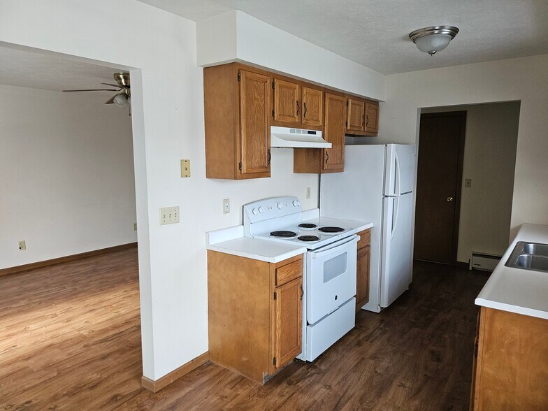 Building Photo - 683 N 5th St