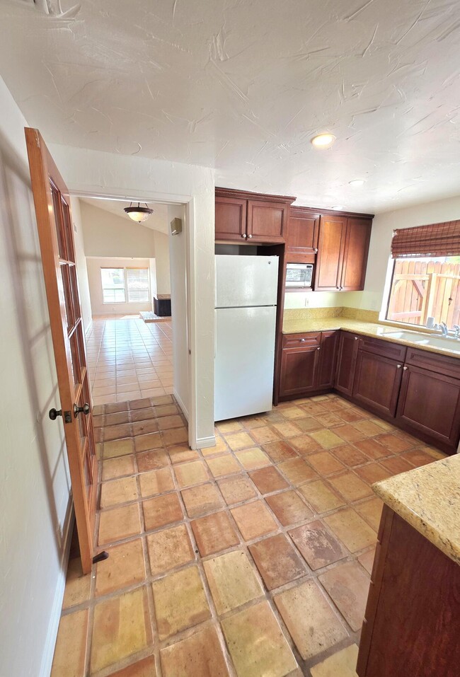 Building Photo - 40329 Sagewood Dr