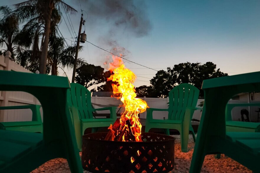 Building Photo - 897 Imperial Dr