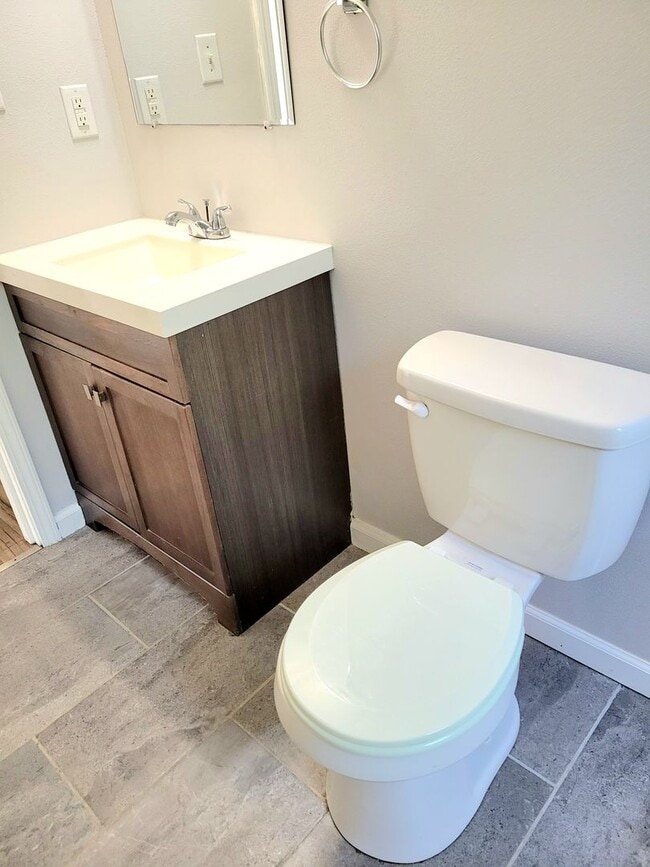 Building Photo - For Rent...300 Bethel, Collinsville