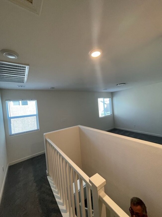 Building Photo - Beautiful Home with Open Living & Modern Finishes