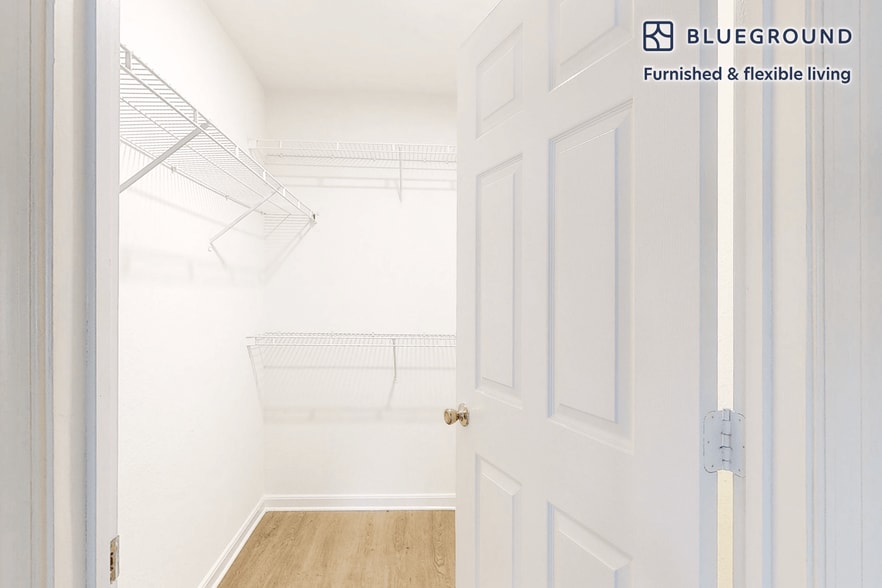 Building Photo - 1569 Onyx Dr