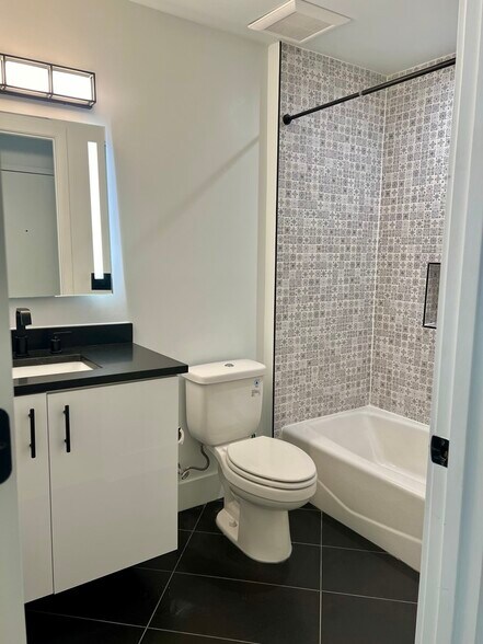 Building Photo - 1312 13th St NW