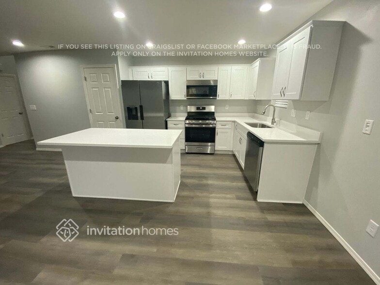 Building Photo - 7077 Flute St SE