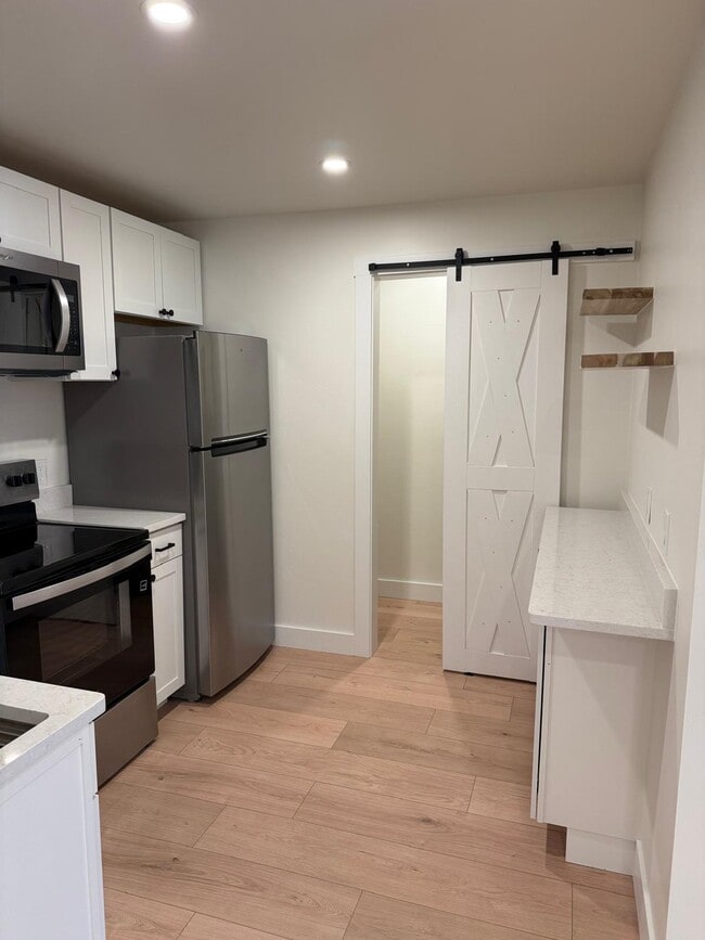 Building Photo - 1141 Colorado Ave