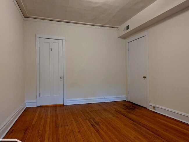Building Photo - 2518 N Kedzie Blvd