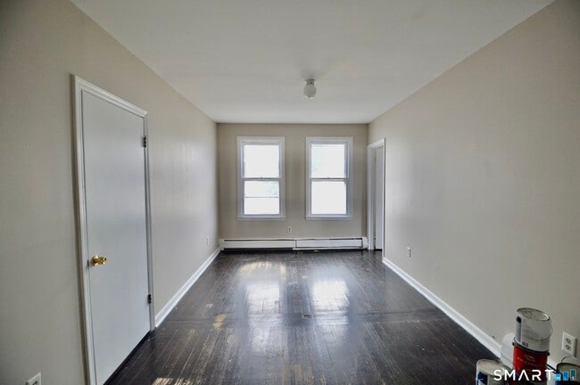 Building Photo - 2343 Barnum Ave