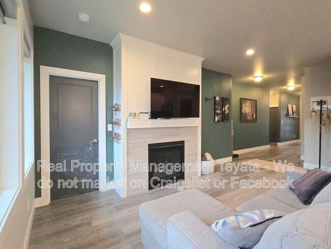 Building Photo - 6211 N Beulah Ave