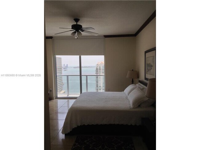 Building Photo - 1060 Brickell Ave