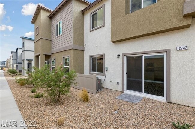 Building Photo - 12747 Epperly St