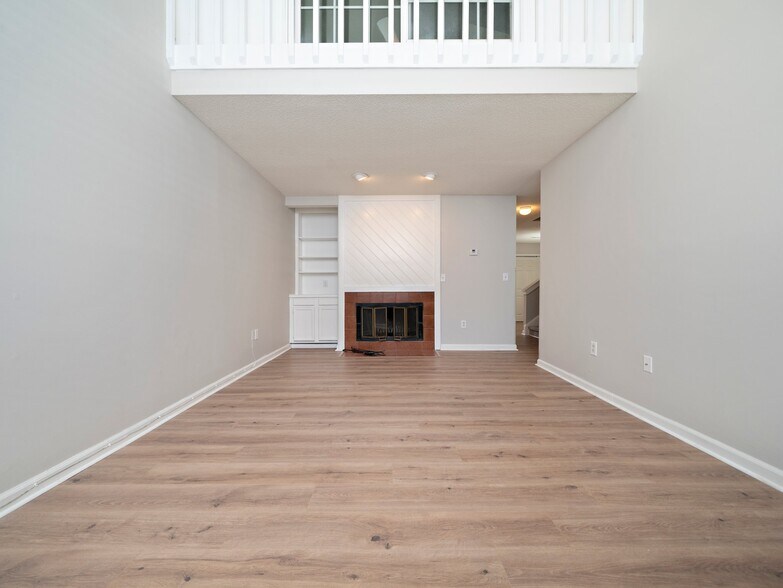 Living Room with fireplace - 4358 Hunters Club Dr