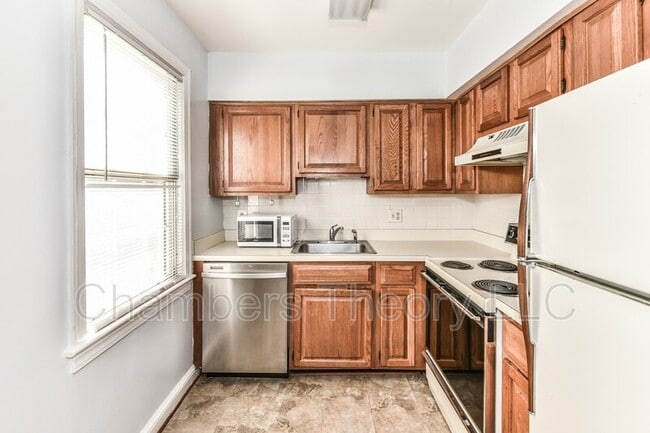 Building Photo - 2603 Arlington Blvd