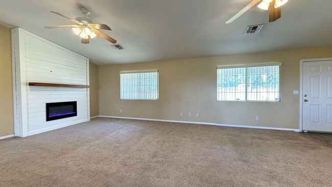 Building Photo - 3 Bedroom 2 Bath Home Located on Large Lot in Cherry Valley!