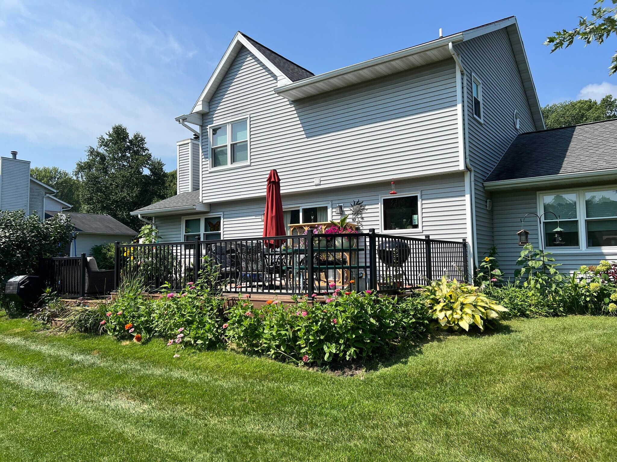 Building Photo - 2156 Hillebrand Dr
