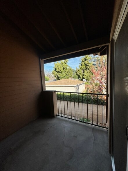 Balcony view - 764 W Phillips St