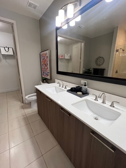 Building Photo - 5084 NW 84th Ave