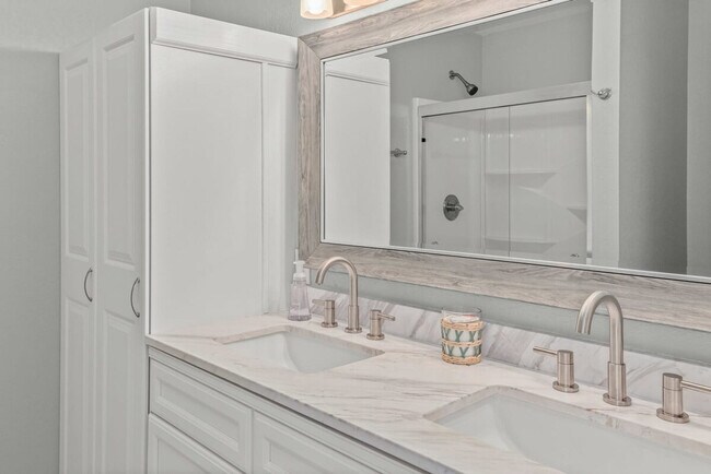 Building Photo - 2 Felton Ln