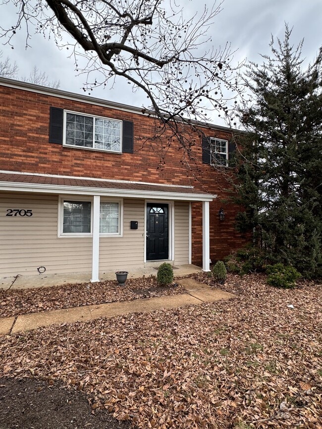 Building Photo - 2705 Laclede Station Rd