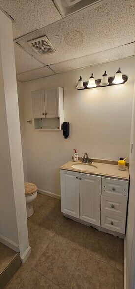 Building Photo - 5109 Marie Cir