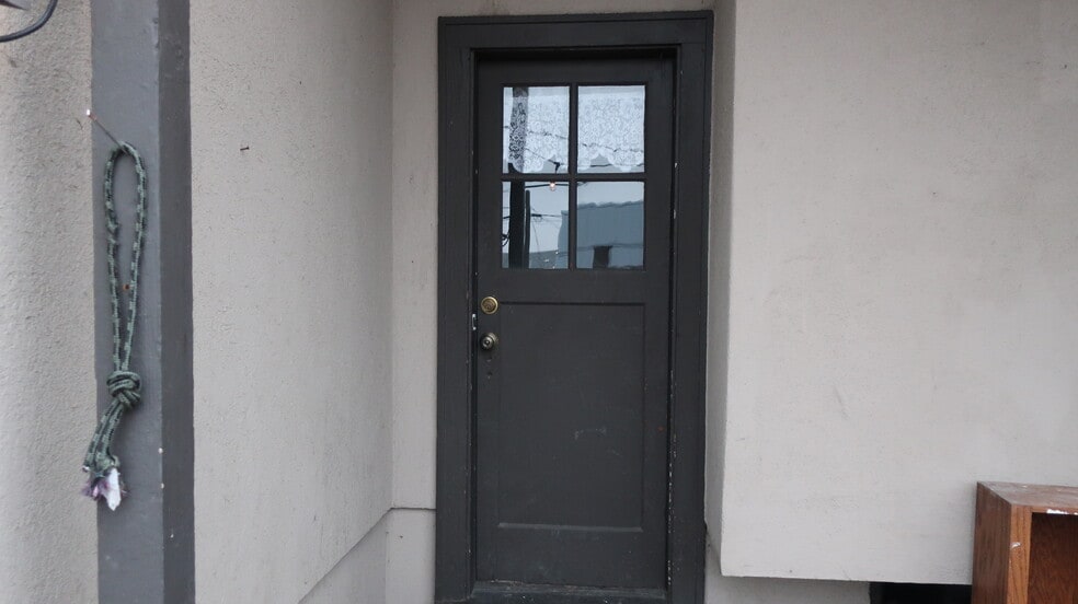 Building Photo - 17 N Buchanan Ave