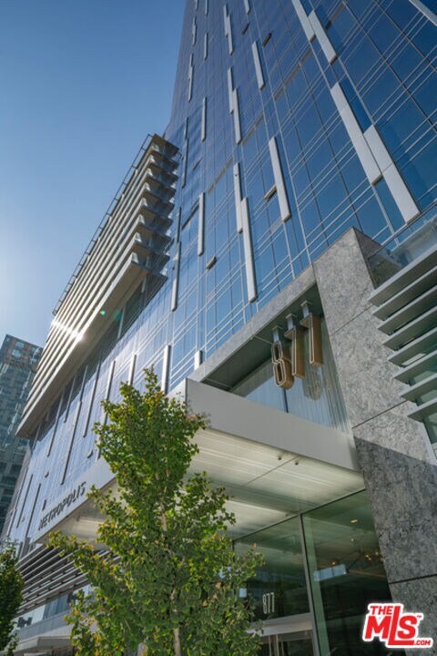 Building Photo - 877 Francisco St