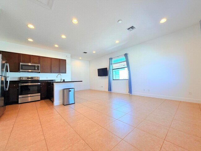 Building Photo - 2074 Dickens Terrace