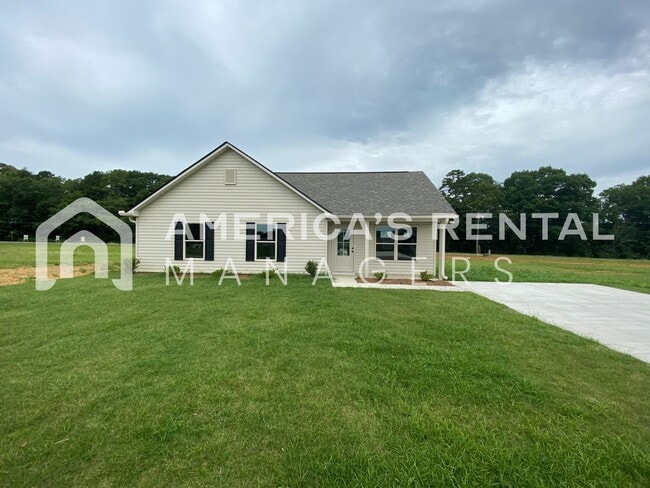 Building Photo - DEPOSIT PENDING!!! Home for rent in Talladega... Available to View with 48 Hours Notice!!!