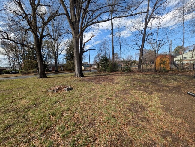 Building Photo - Newly renovated ranch-style home located in Rock Hill!