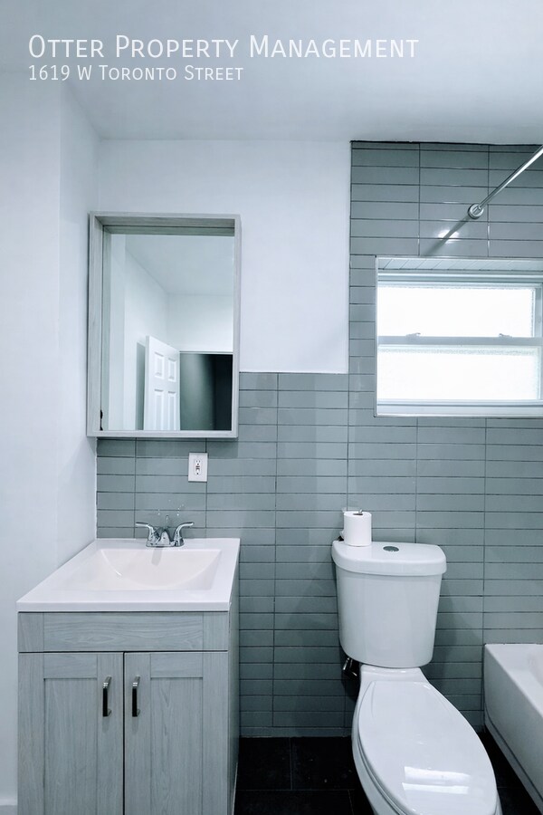 Building Photo - 1619 W Toronto St