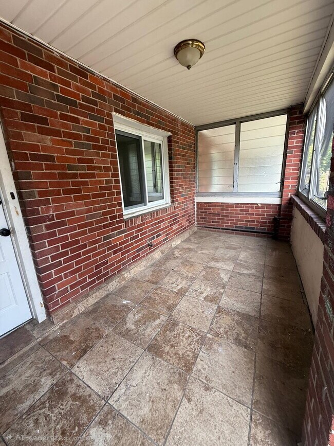 Building Photo - "Charming 2-Bedroom Sanctuary with Finished Basement in NE Washington, DC!"