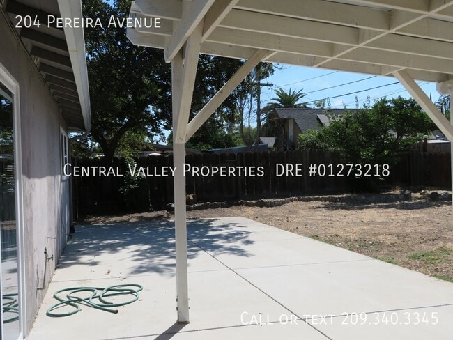 Building Photo - 204 Pereira Ave