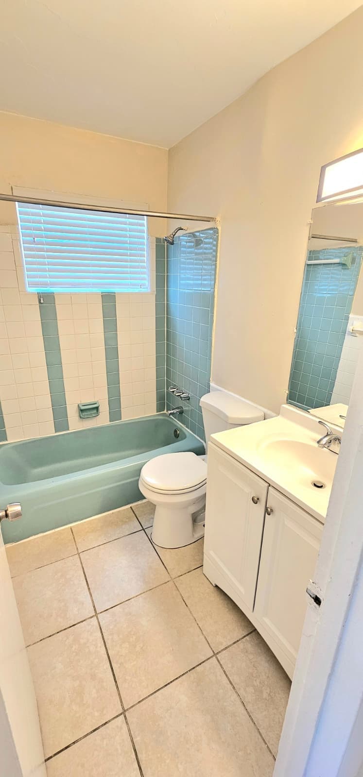 Building Photo - 1851 NE 168th St