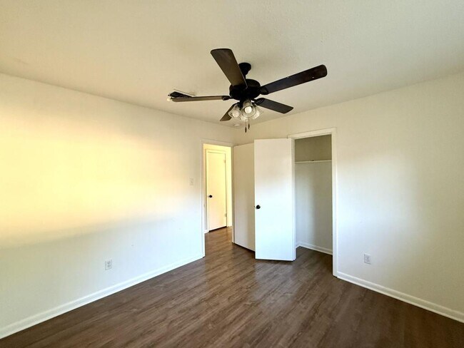 Building Photo - 2513 Tilman Dr