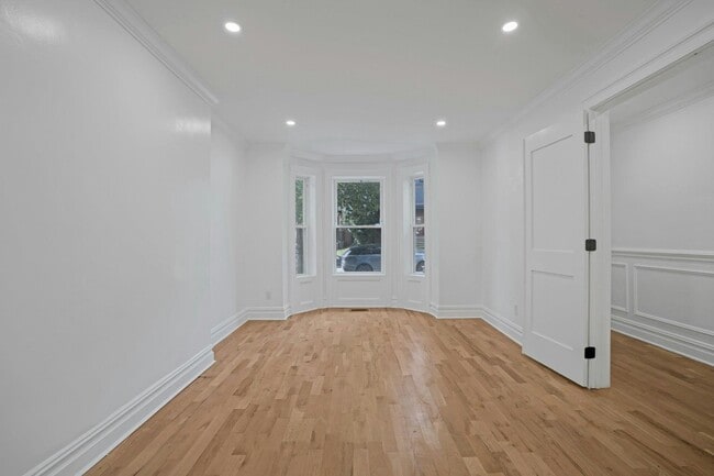 Building Photo - 52 Brinkerhoff St