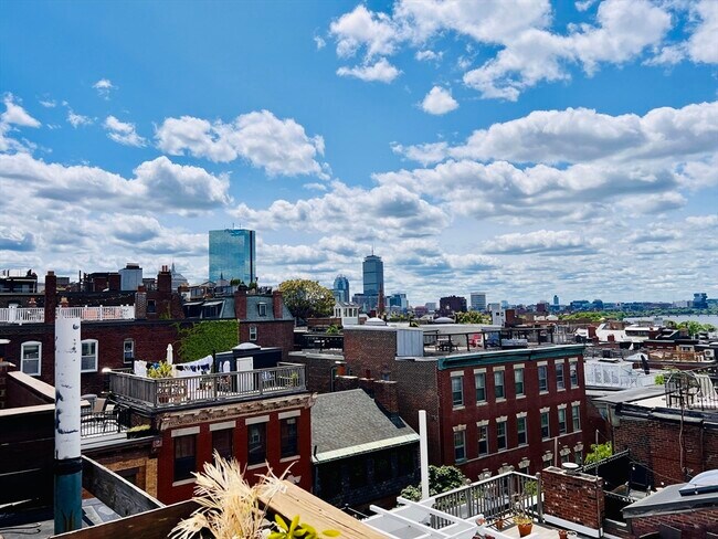 Building Photo - 59 Phillips St