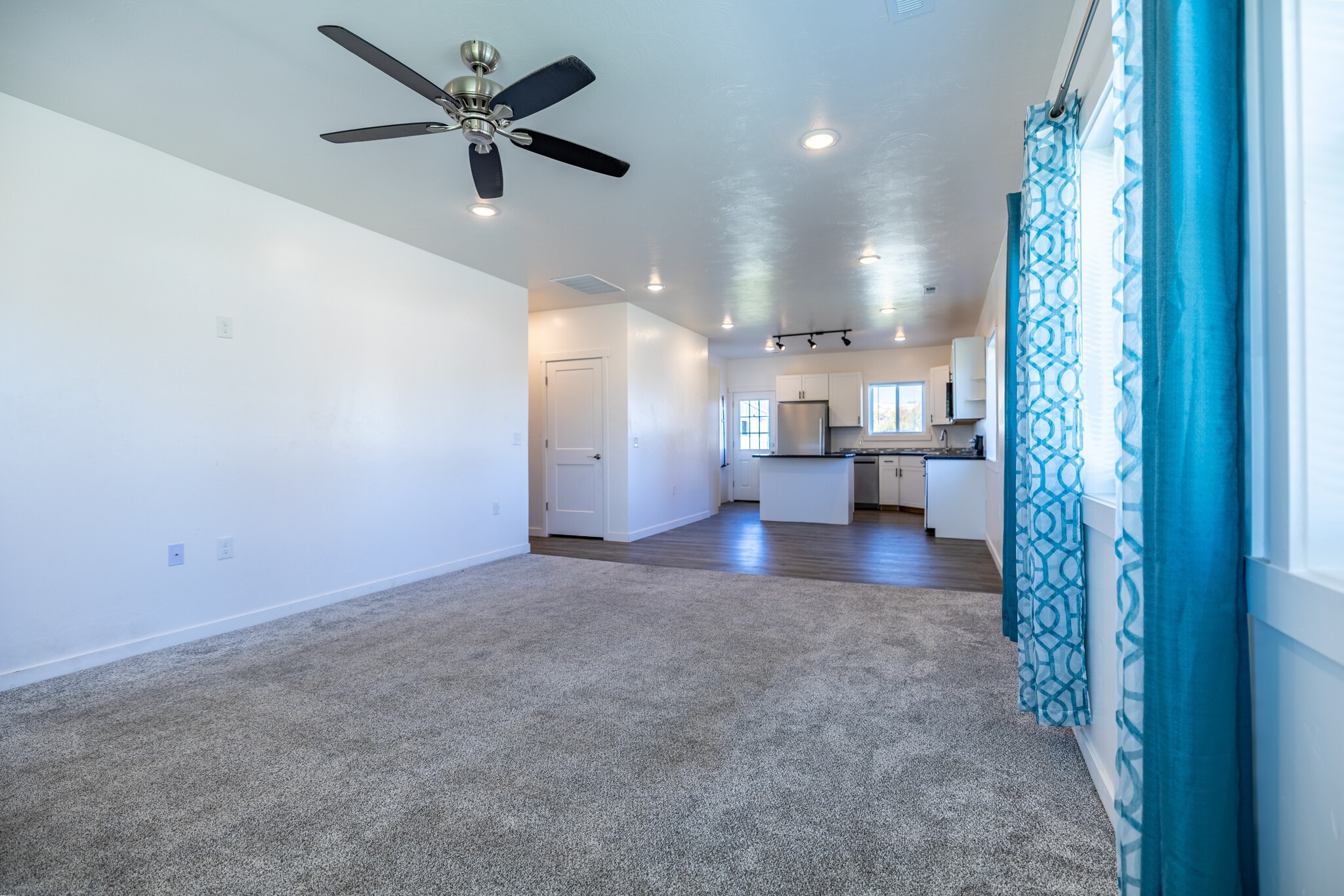 Living Room and kitchen - 1110 Monroe Ct