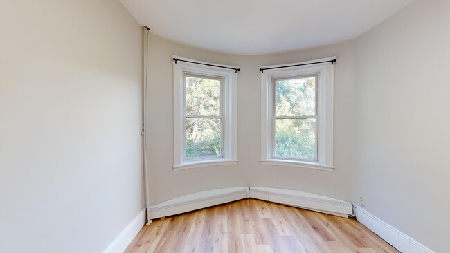 Building Photo - 1682 Commonwealth Ave