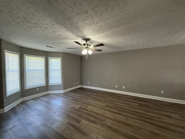 Building Photo - 233 Westchester Cir
