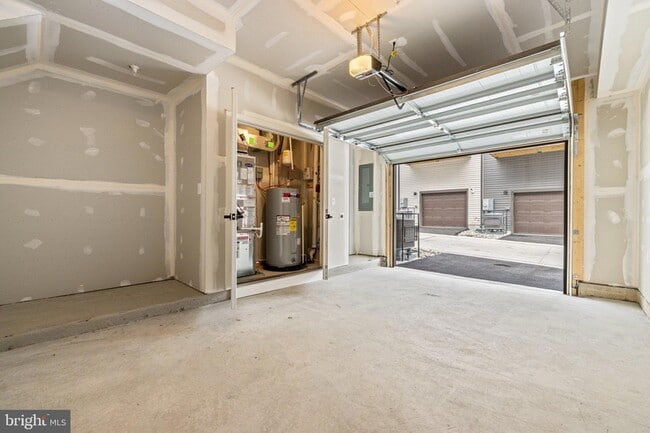 Building Photo - 828 Watts St