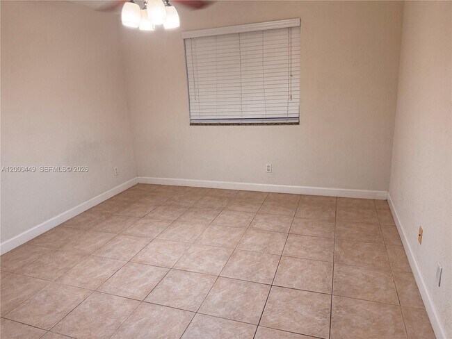 Building Photo - 10610 SW 158th Ct