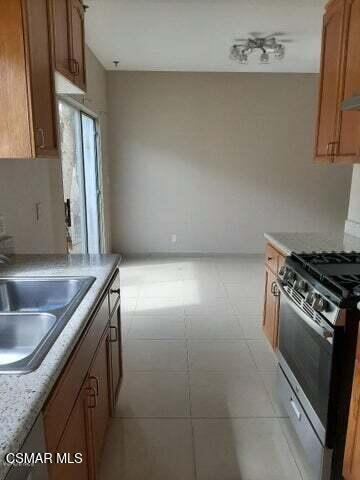 Building Photo - 7337 Balboa Blvd