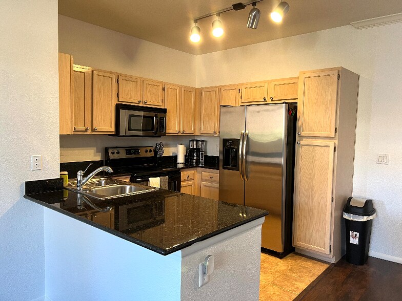 Building Photo - 7009 E Acoma Dr