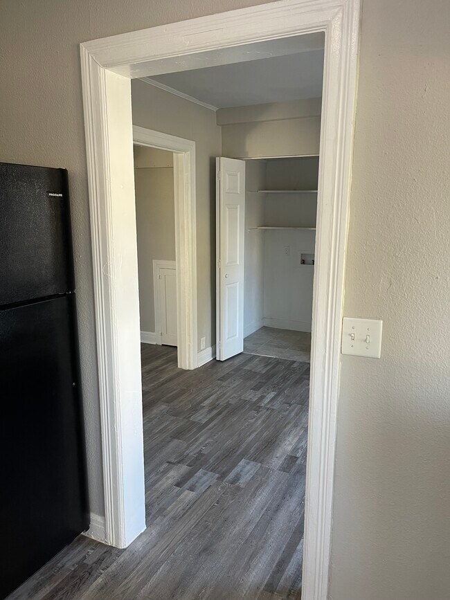Building Photo - 601 N Pruett St