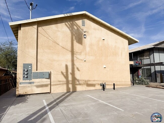 Building Photo - 912 Fourth St