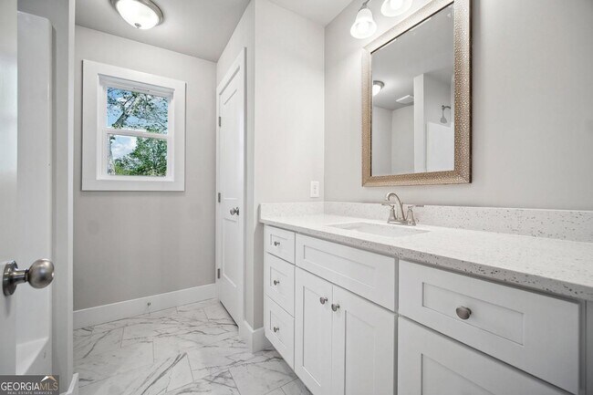 Building Photo - 6405 Crystal Cove Trail