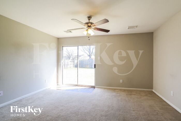 Building Photo - 7318 River Pines Dr