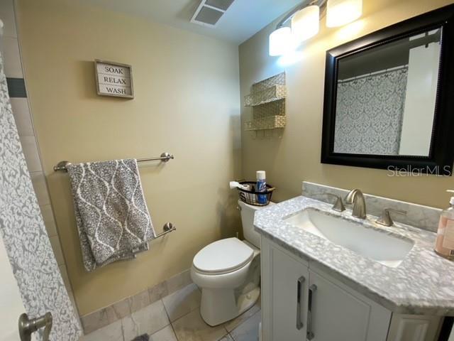 Building Photo - 3300 Cove Cay Dr