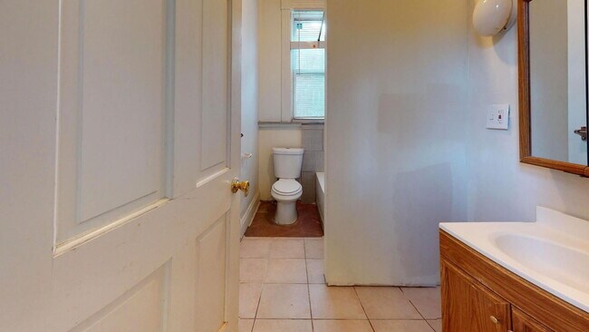 Building Photo - 26 W Hollister St